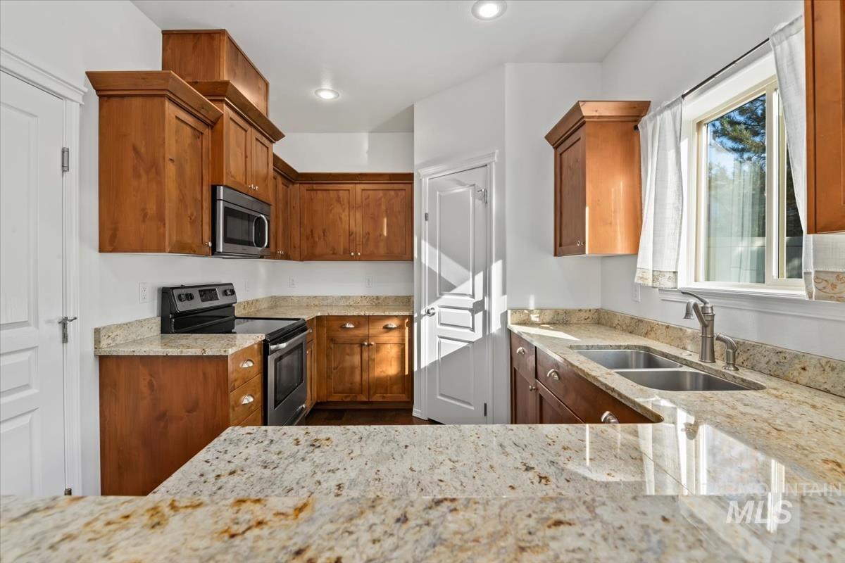 8721 Evening Star Ln.