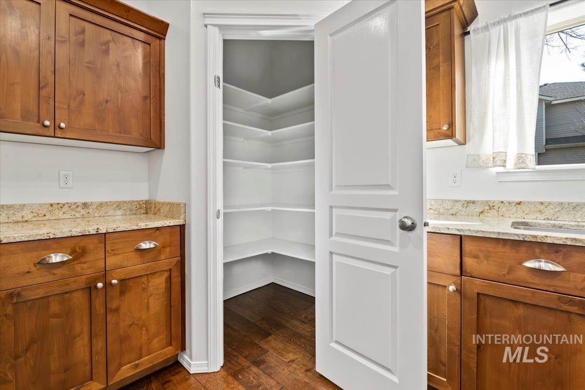 8721 Evening Star Ln.