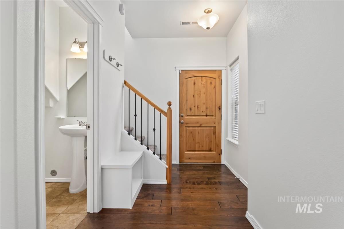 8721 Evening Star Ln.