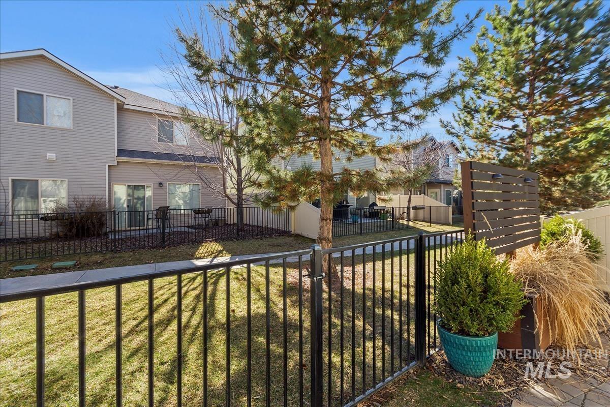 8721 Evening Star Ln.