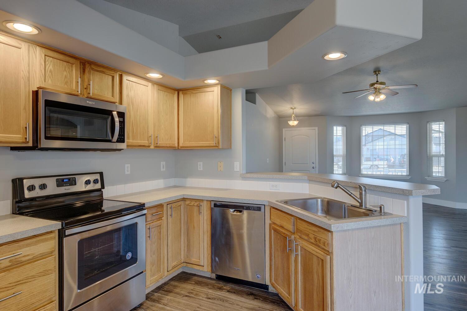 917 N Meadowsweet Ave