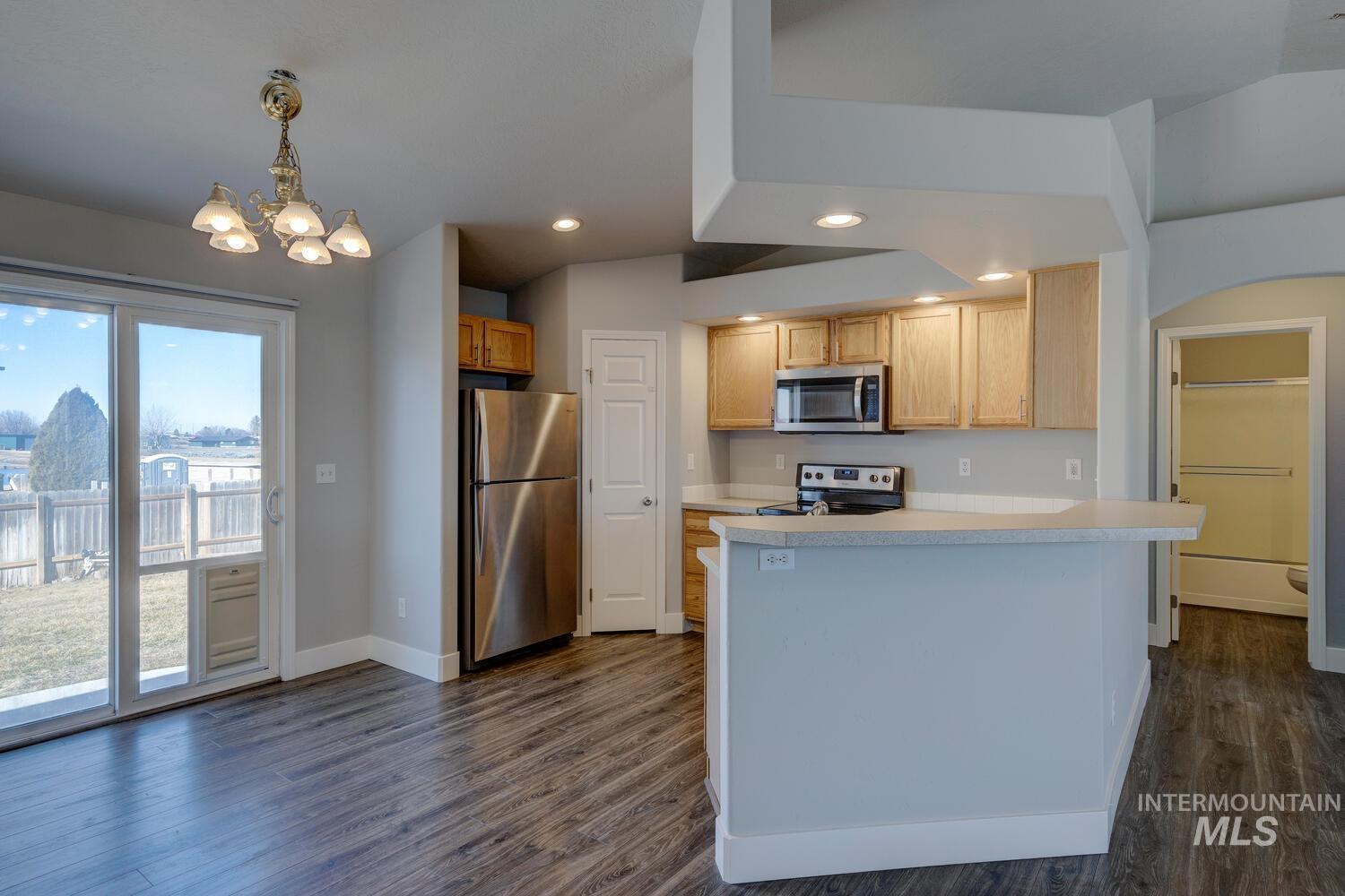 917 N Meadowsweet Ave