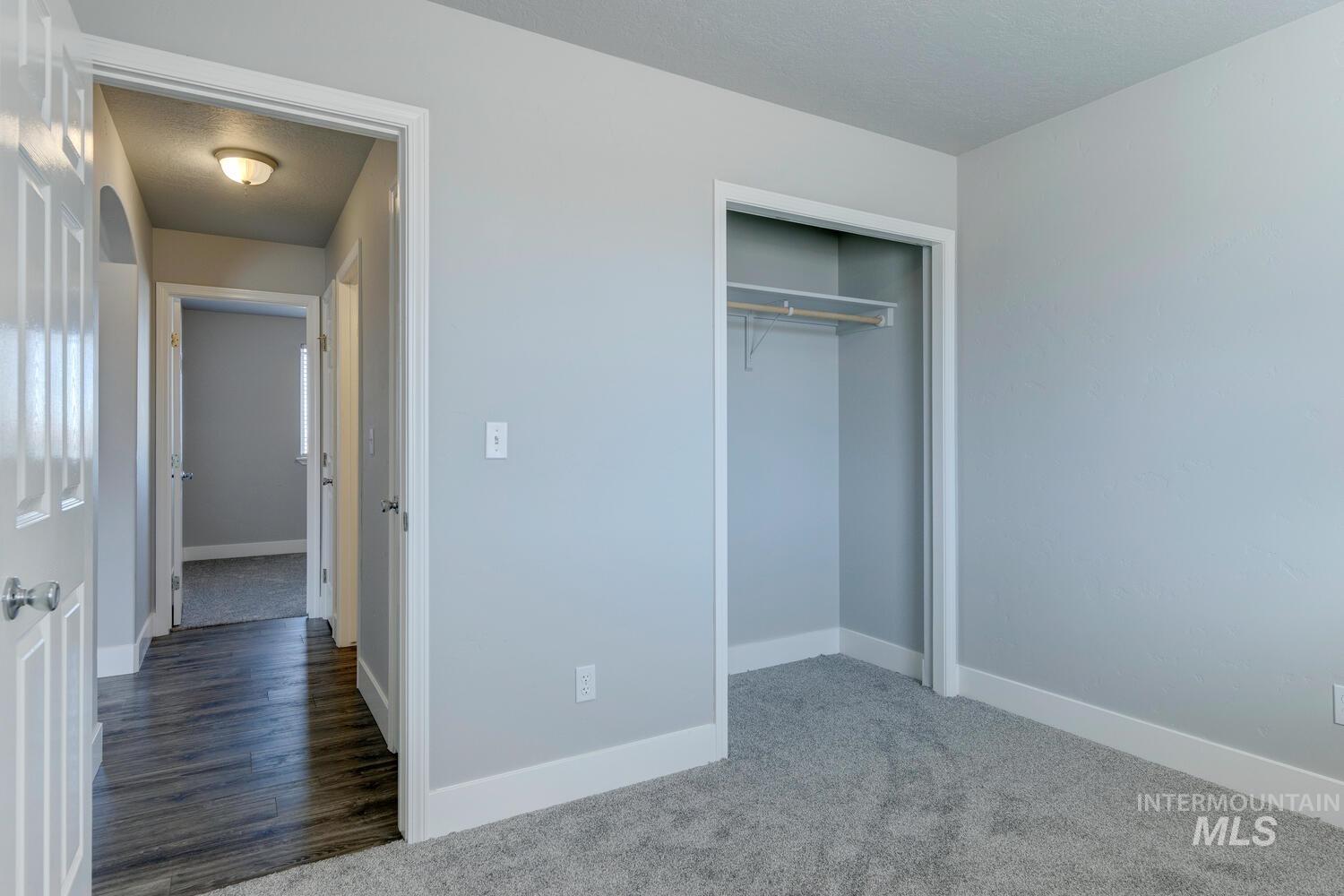 917 N Meadowsweet Ave