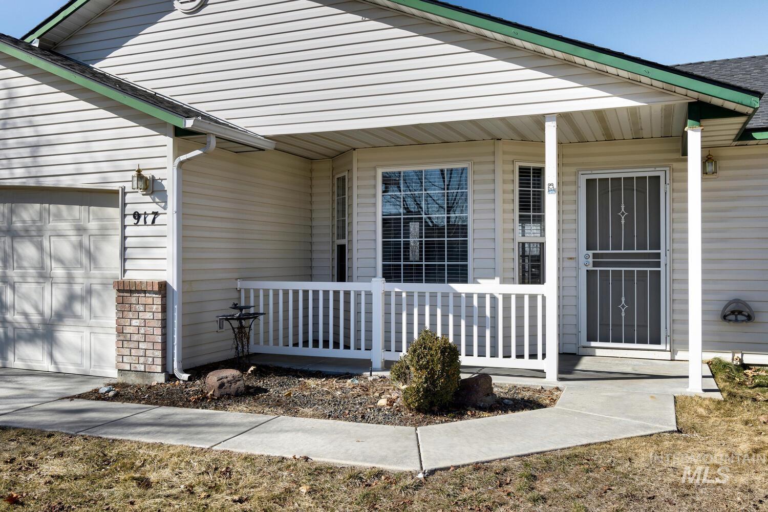 917 N Meadowsweet Ave