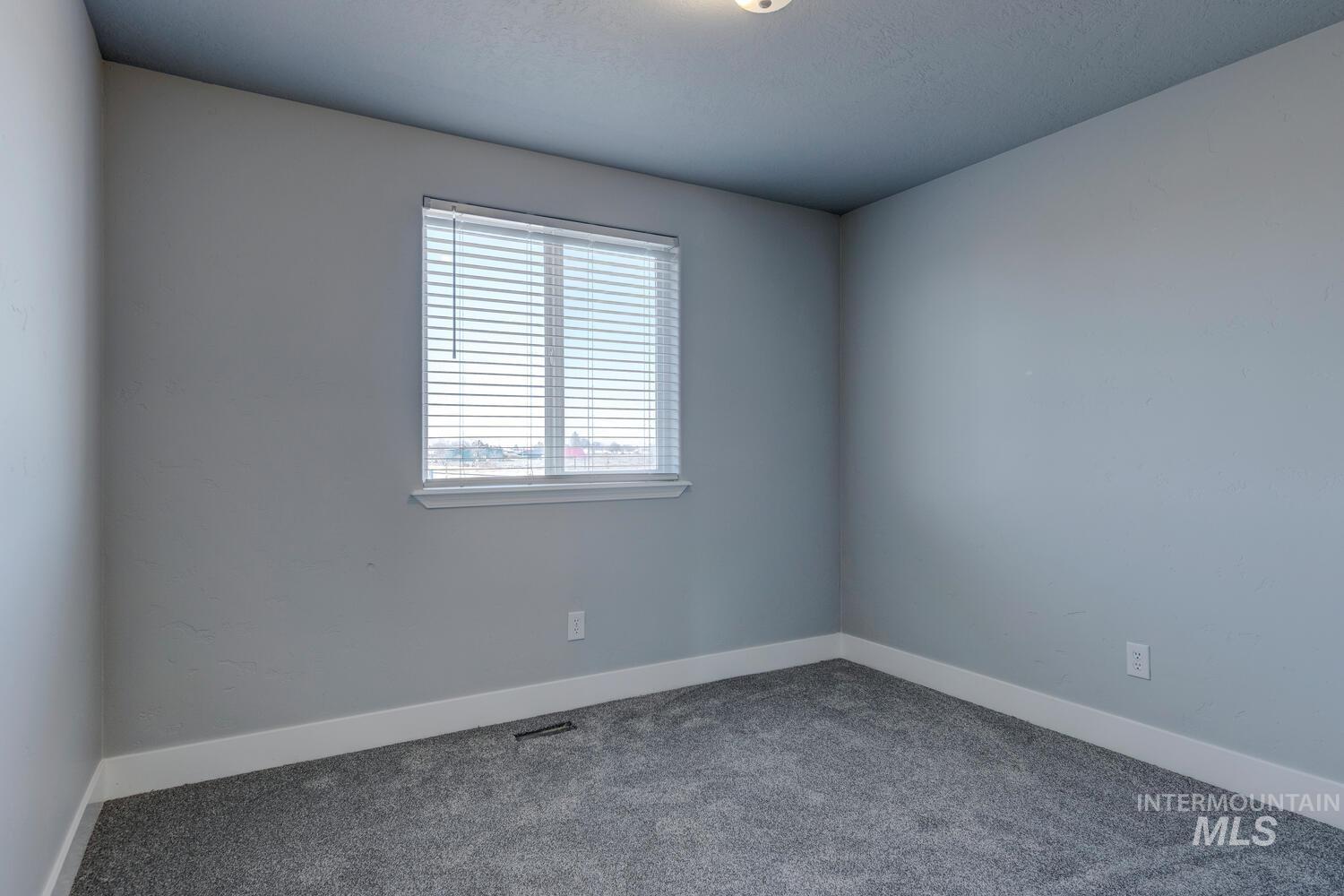 917 N Meadowsweet Ave