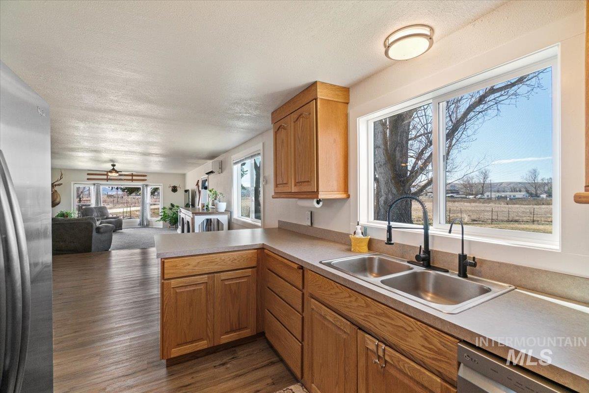 5704 W Highway 52