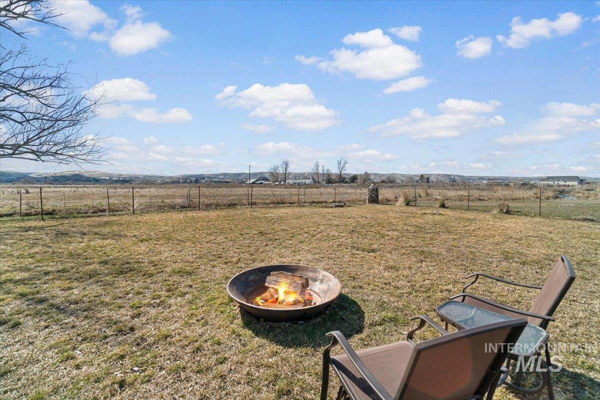5704 W Highway 52