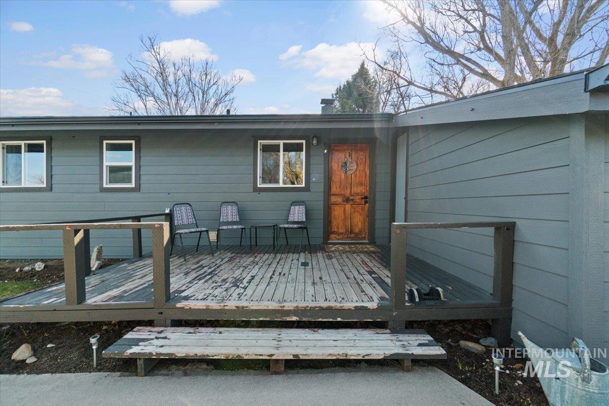 5704 W Highway 52