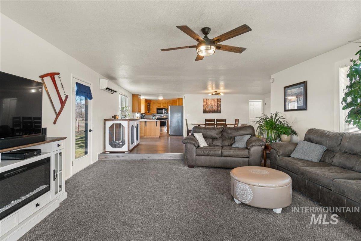 5704 W Highway 52