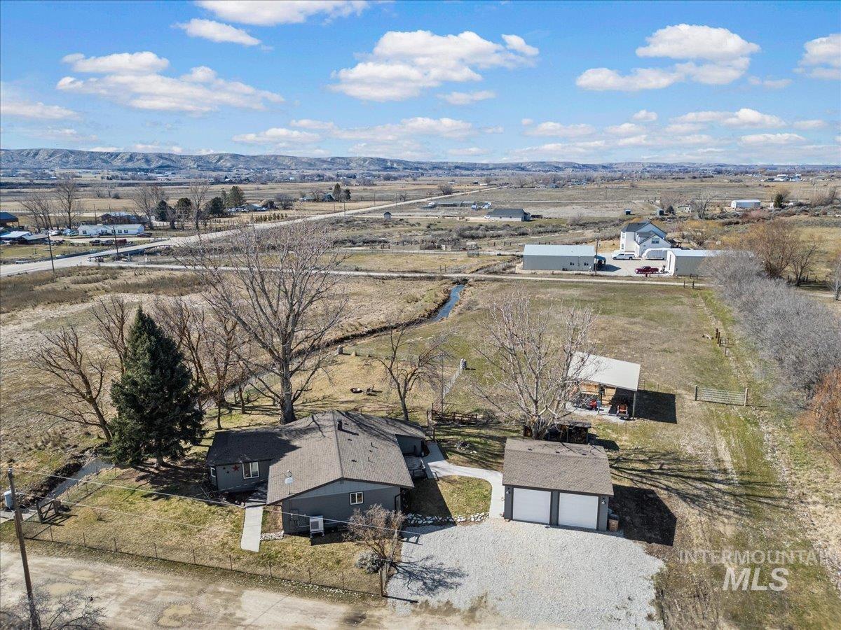 5704 W Highway 52