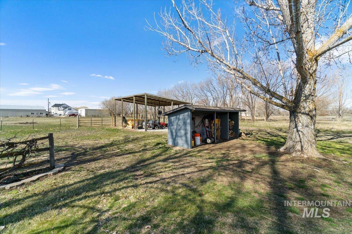 5704 W Highway 52