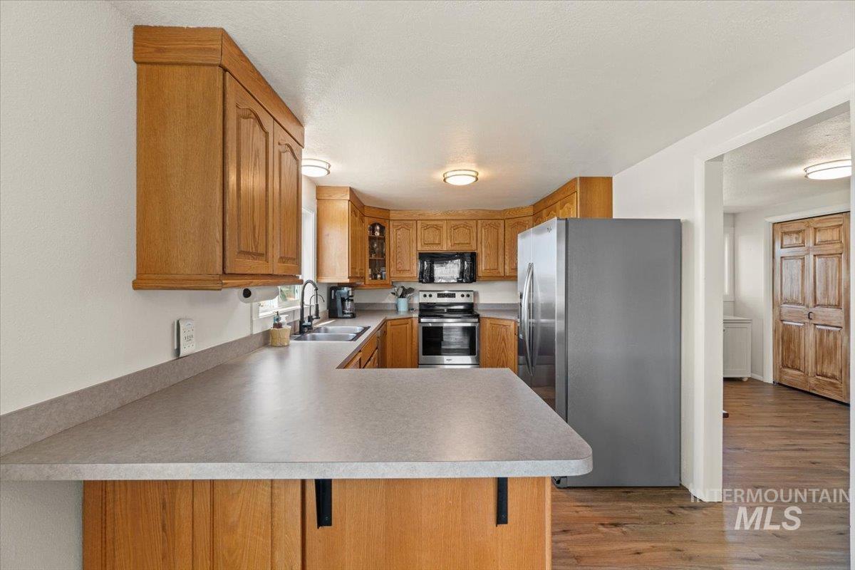 5704 W Highway 52