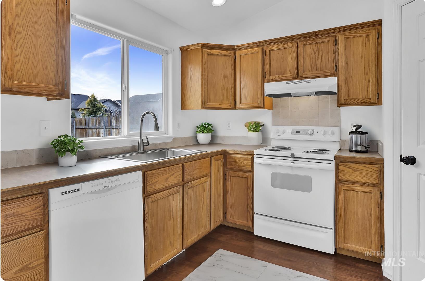 4203 E Lanager Ct