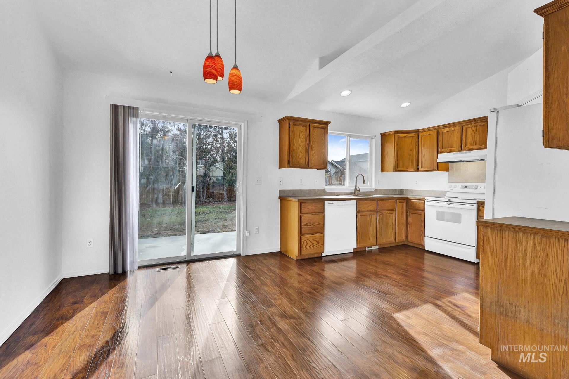4203 E Lanager Ct