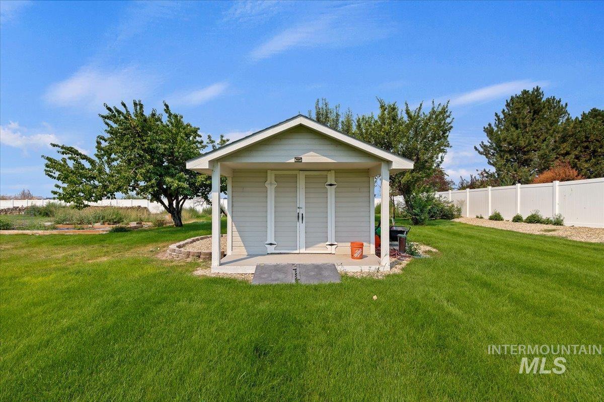 6185 N Serenity Lane