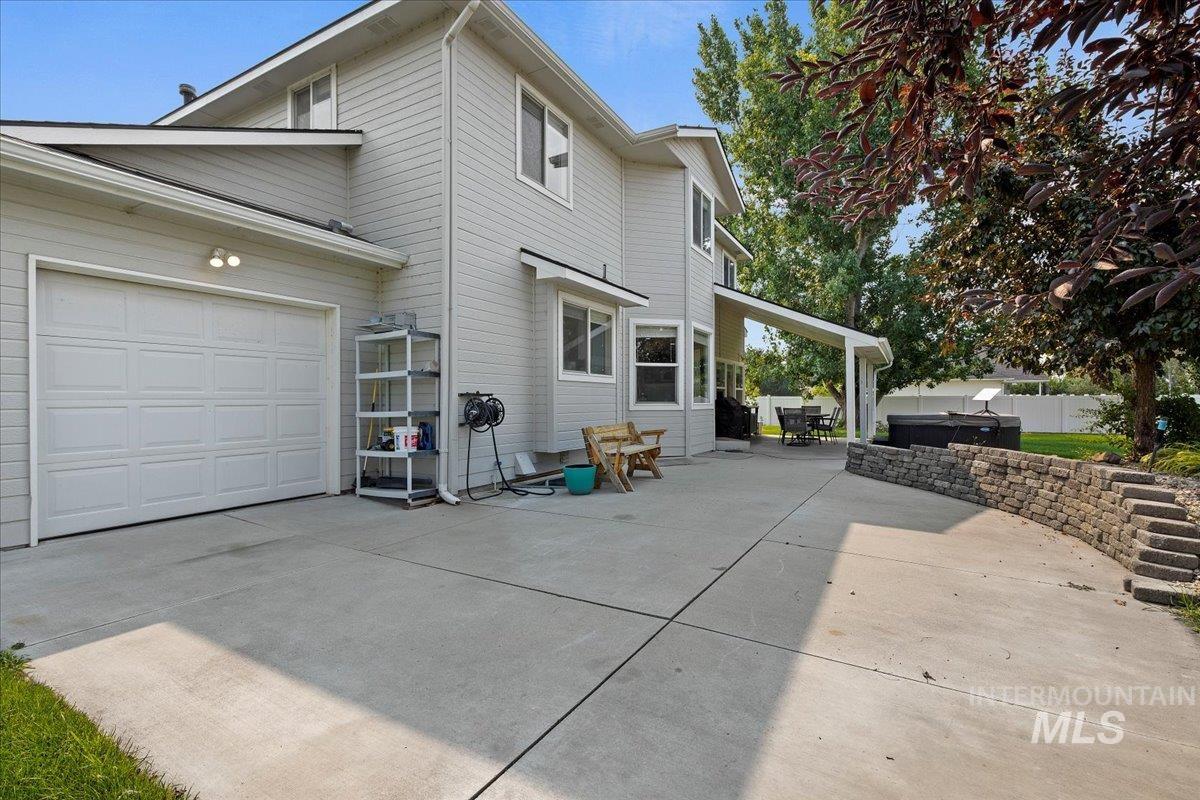 6185 N Serenity Lane
