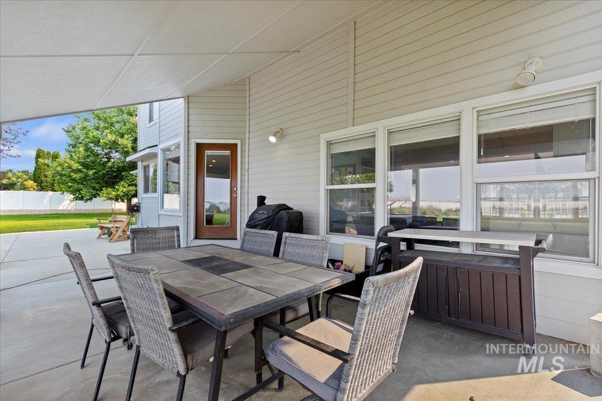 6185 N Serenity Lane