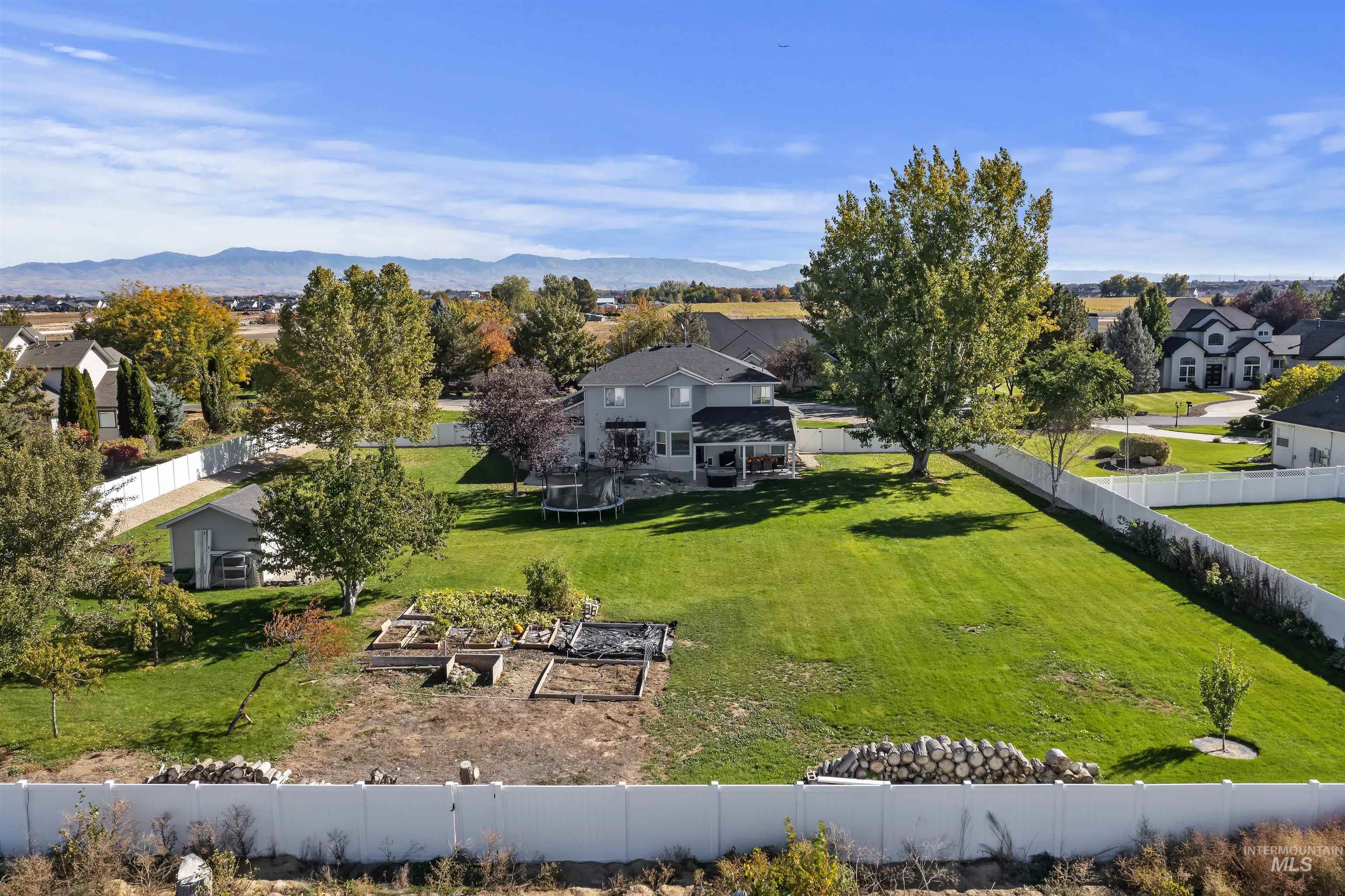 6185 N Serenity Lane