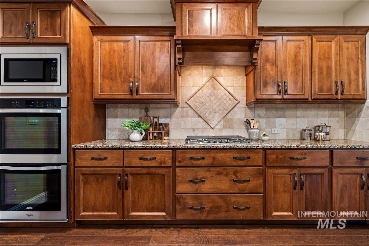 4255 N Rogue River Way