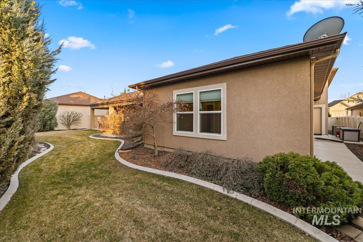 4255 N Rogue River Way