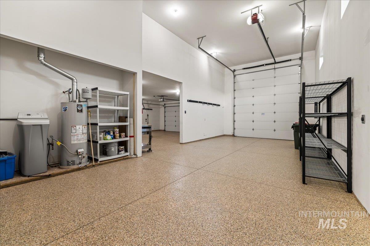 4255 N Rogue River Way