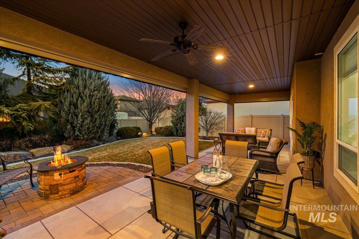 4255 N Rogue River Way