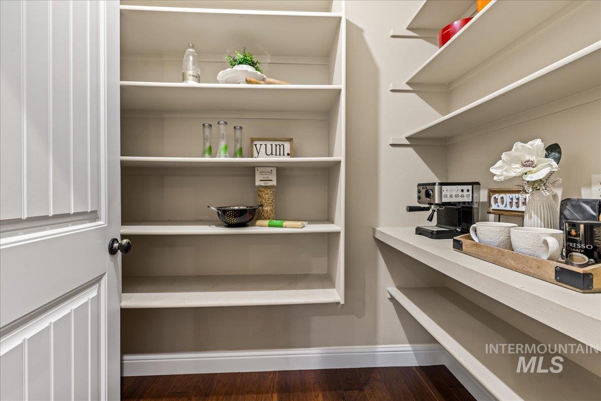 4255 N Rogue River Way