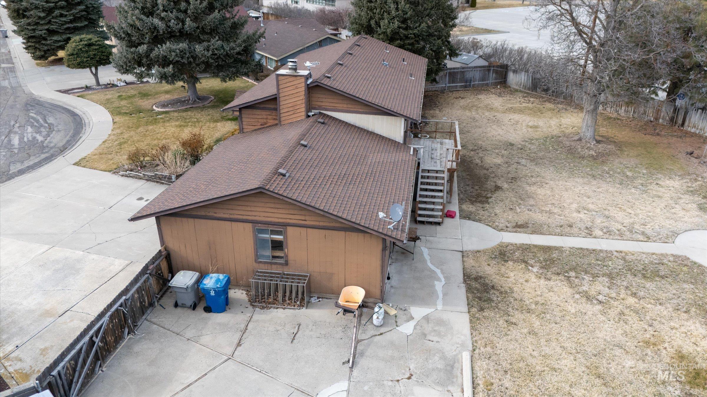 560 E 14th North