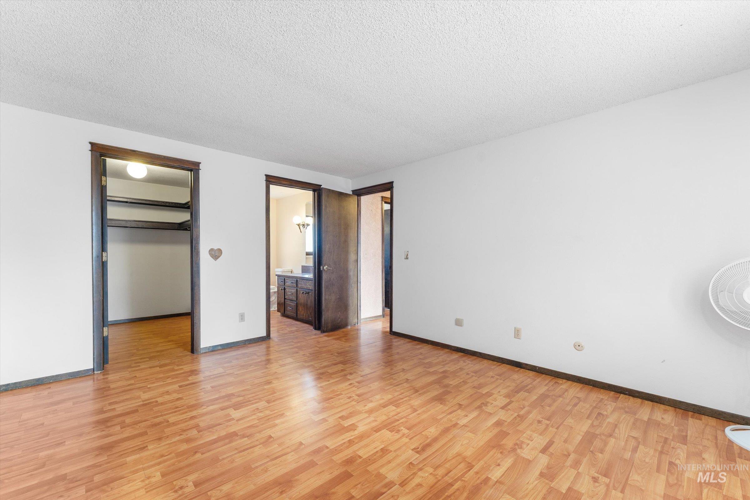 560 E 14th North