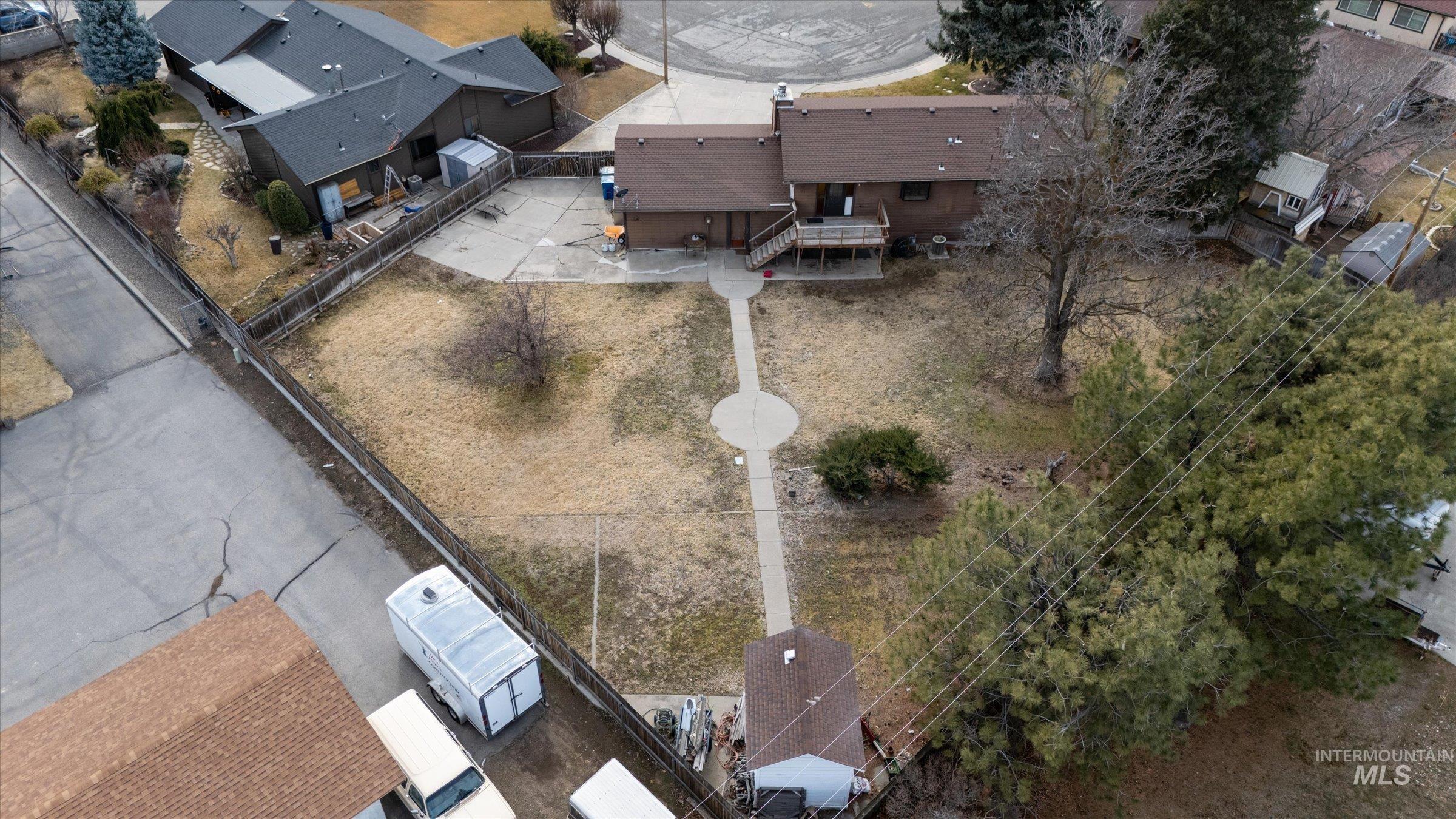 560 E 14th North
