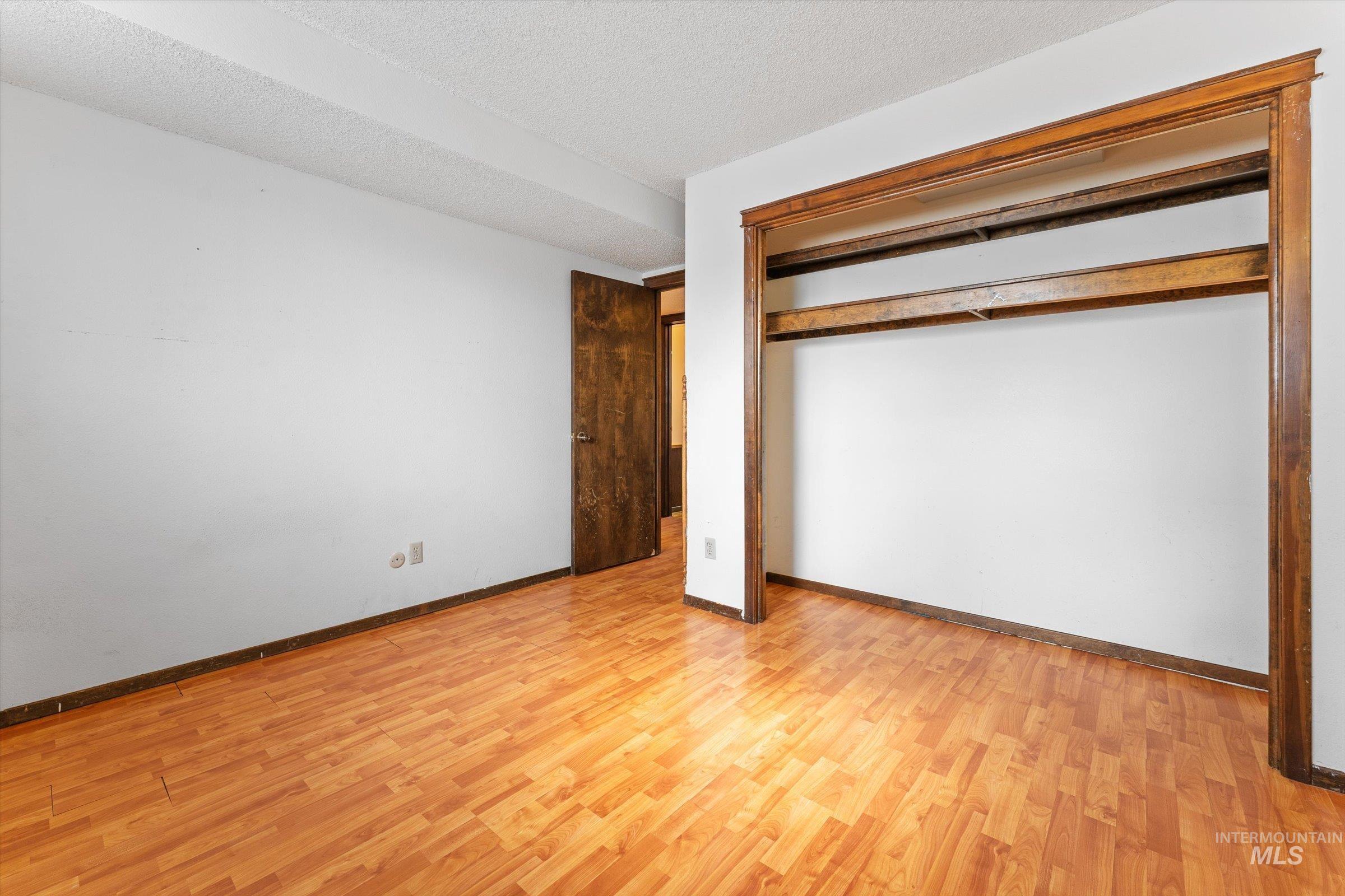 560 E 14th North