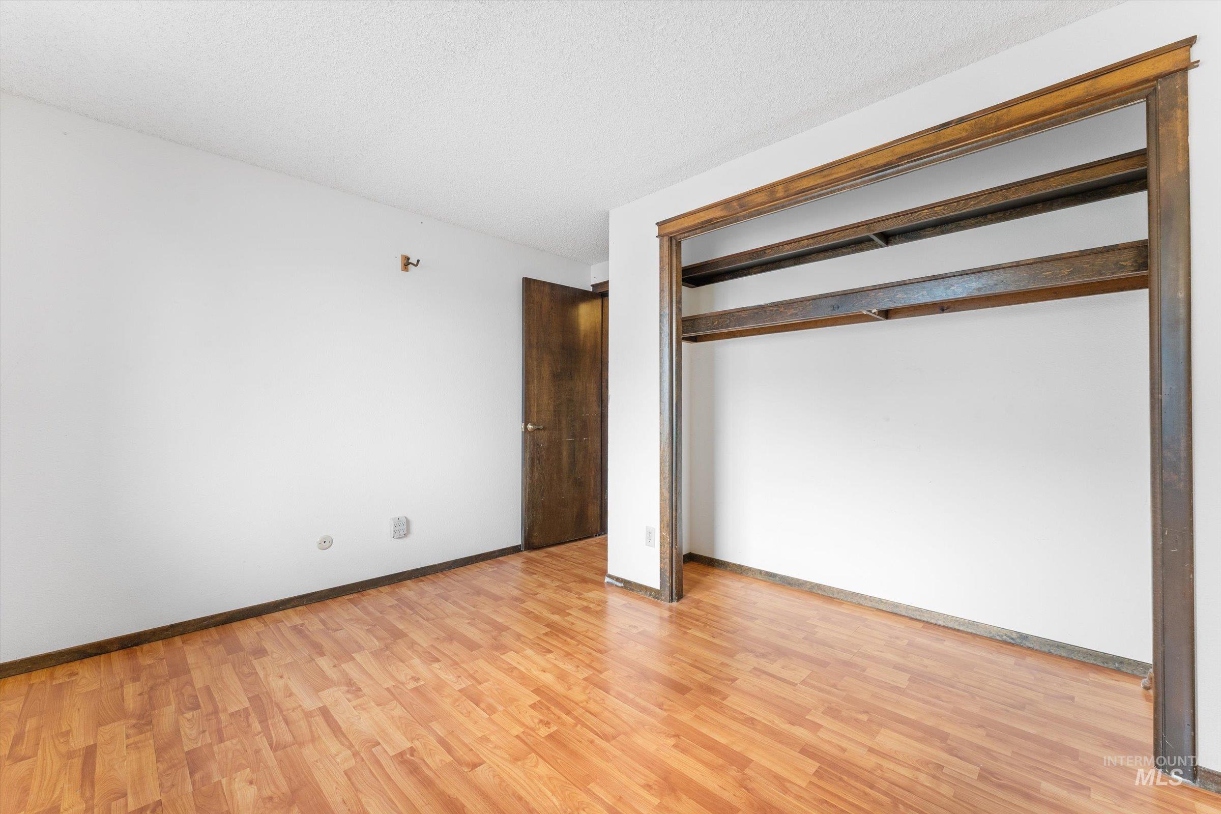 560 E 14th North
