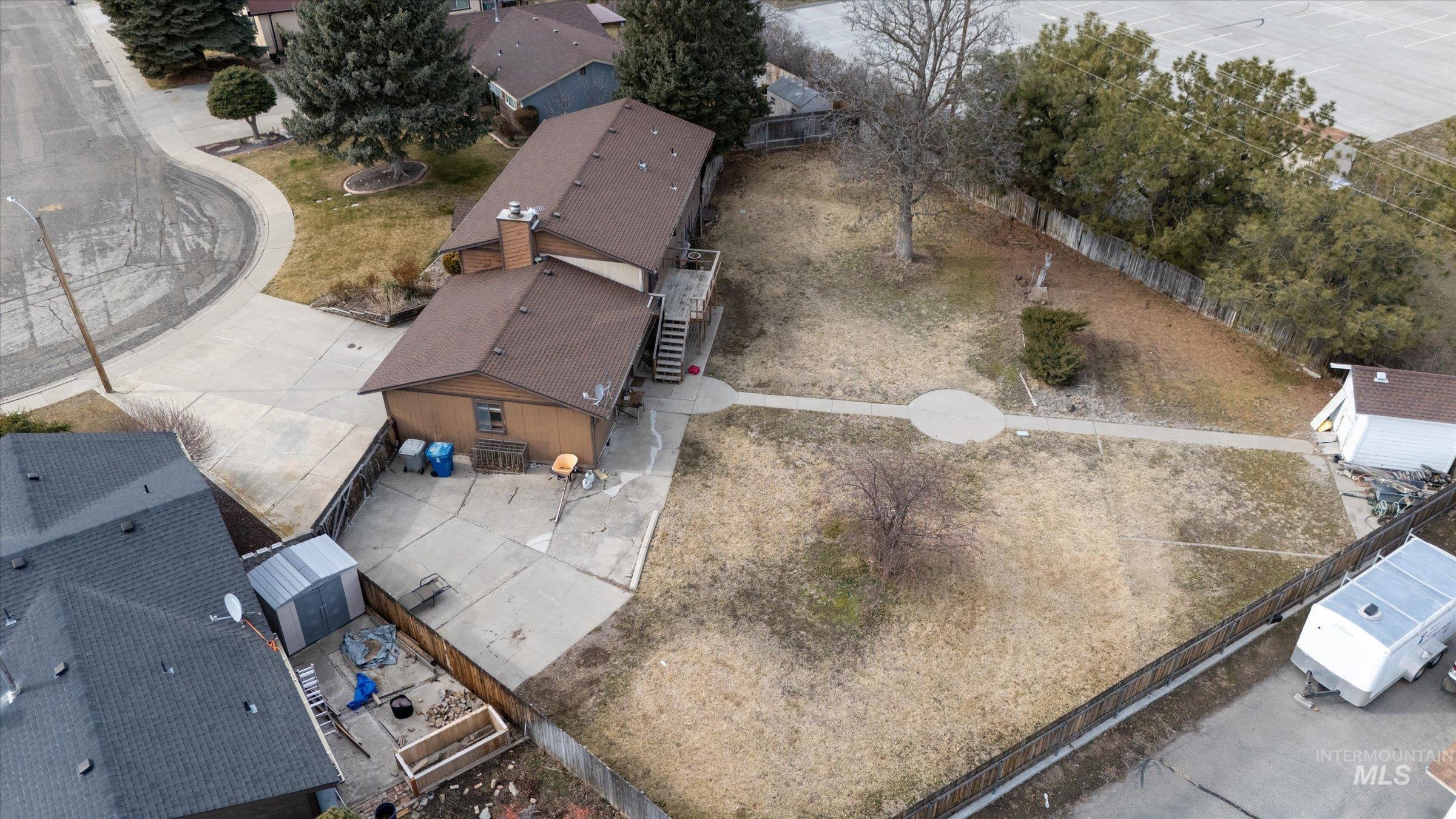 560 E 14th North