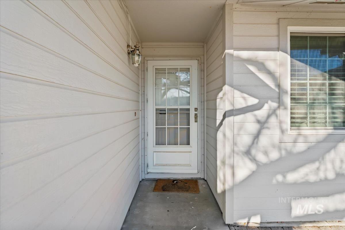1020 W Kingswood Ct