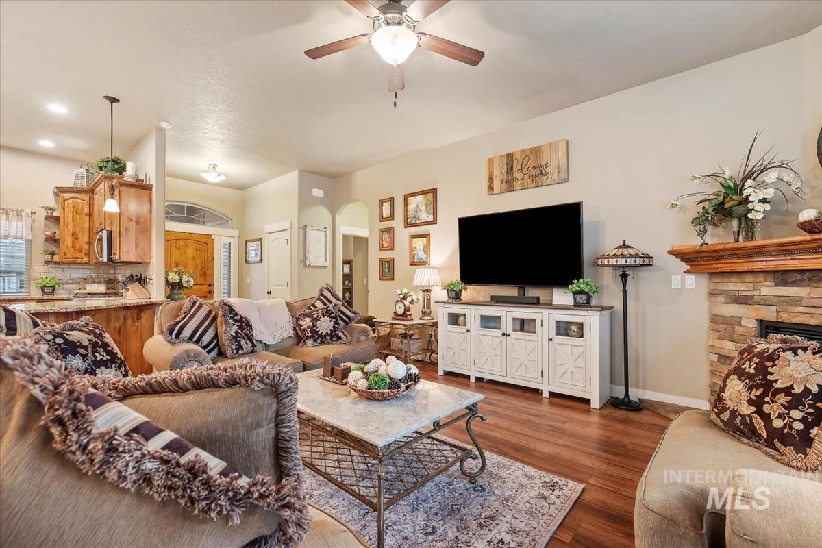 1411 W Raelin Drive