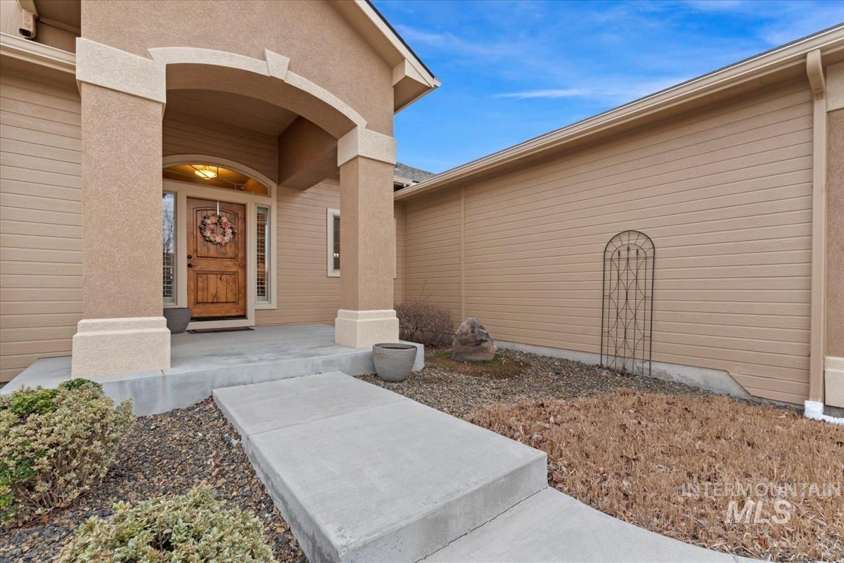1411 W Raelin Drive