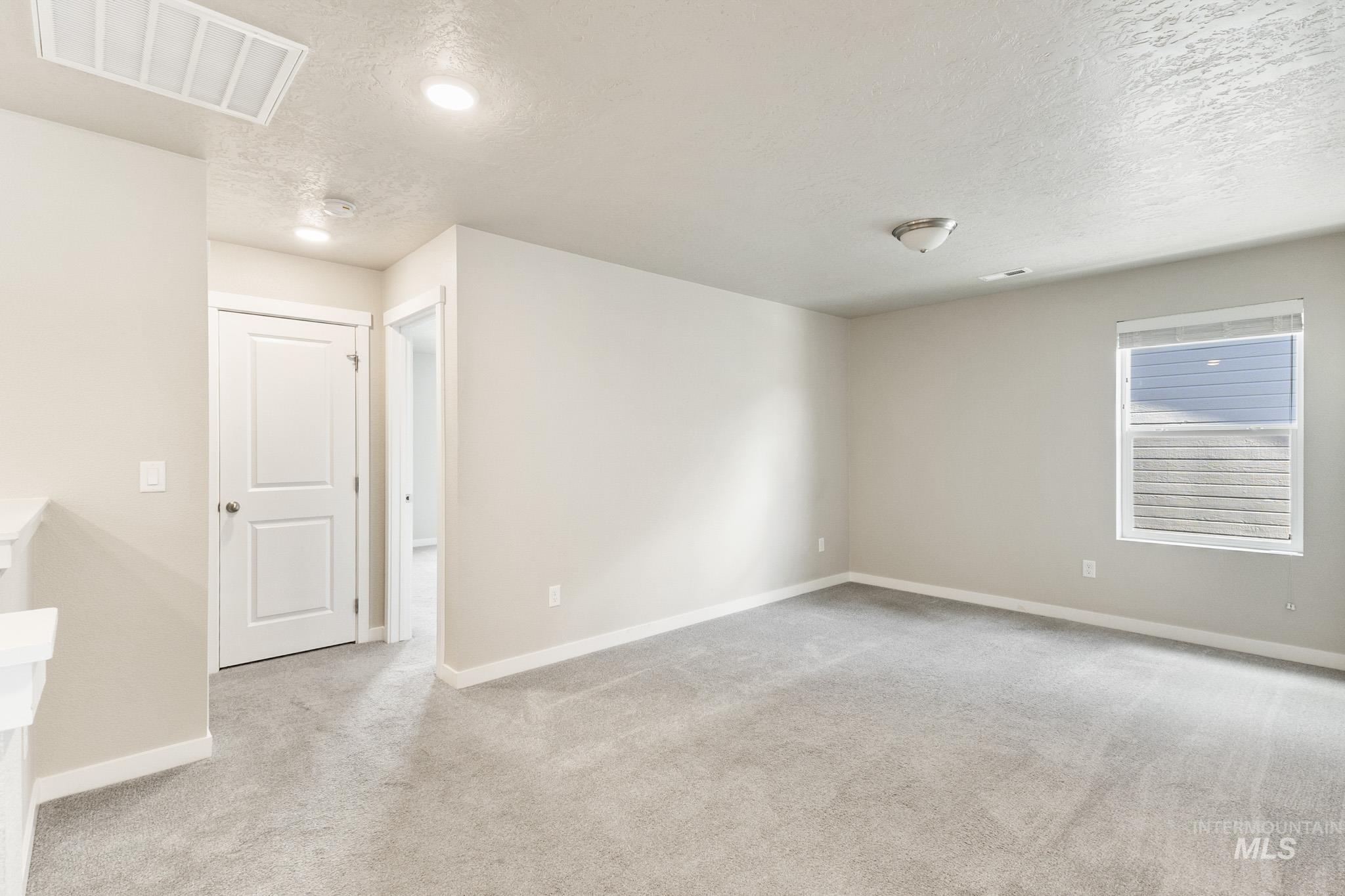 3990 E Hawk Ridge Dr.