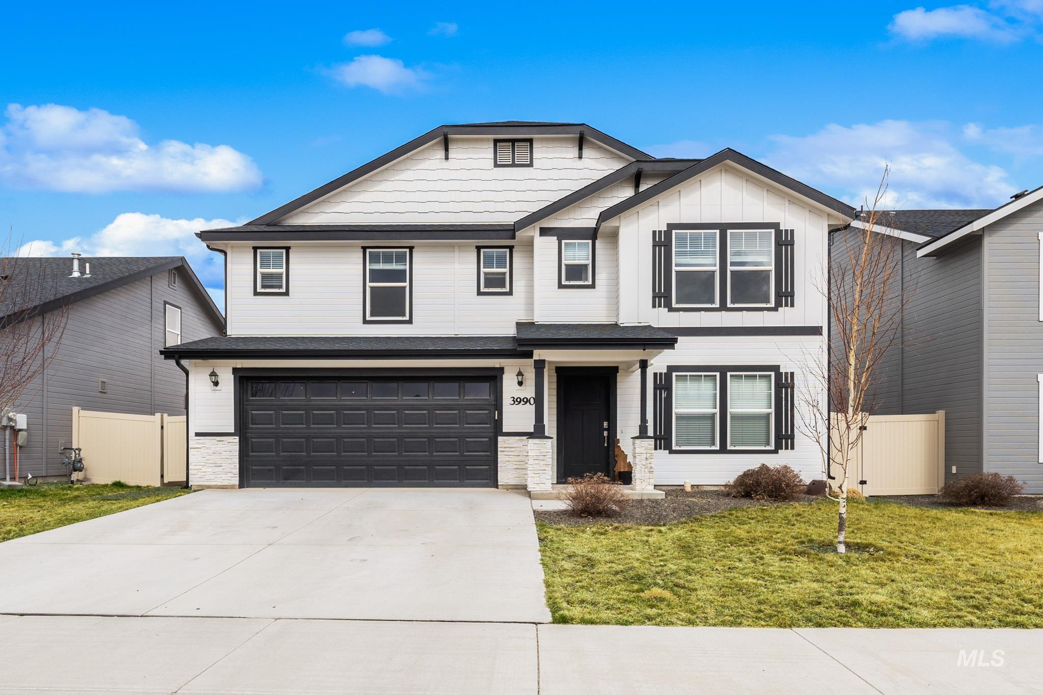 3990 E Hawk Ridge Dr.