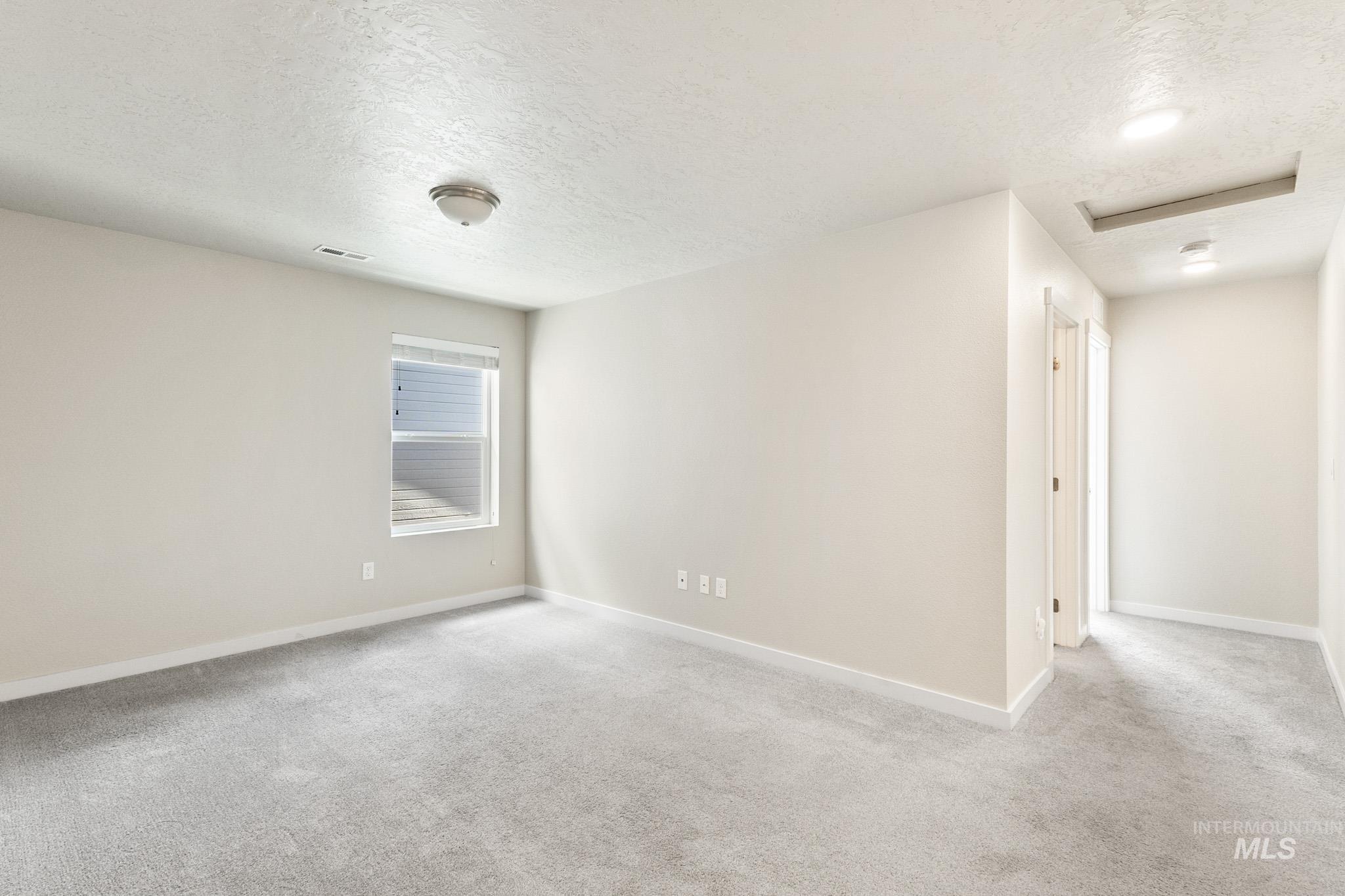 3990 E Hawk Ridge Dr.