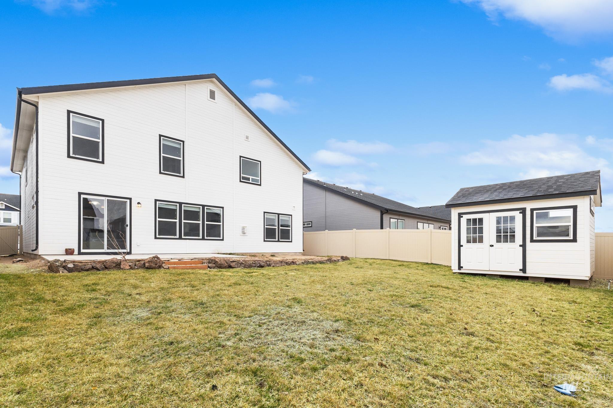 3990 E Hawk Ridge Dr.