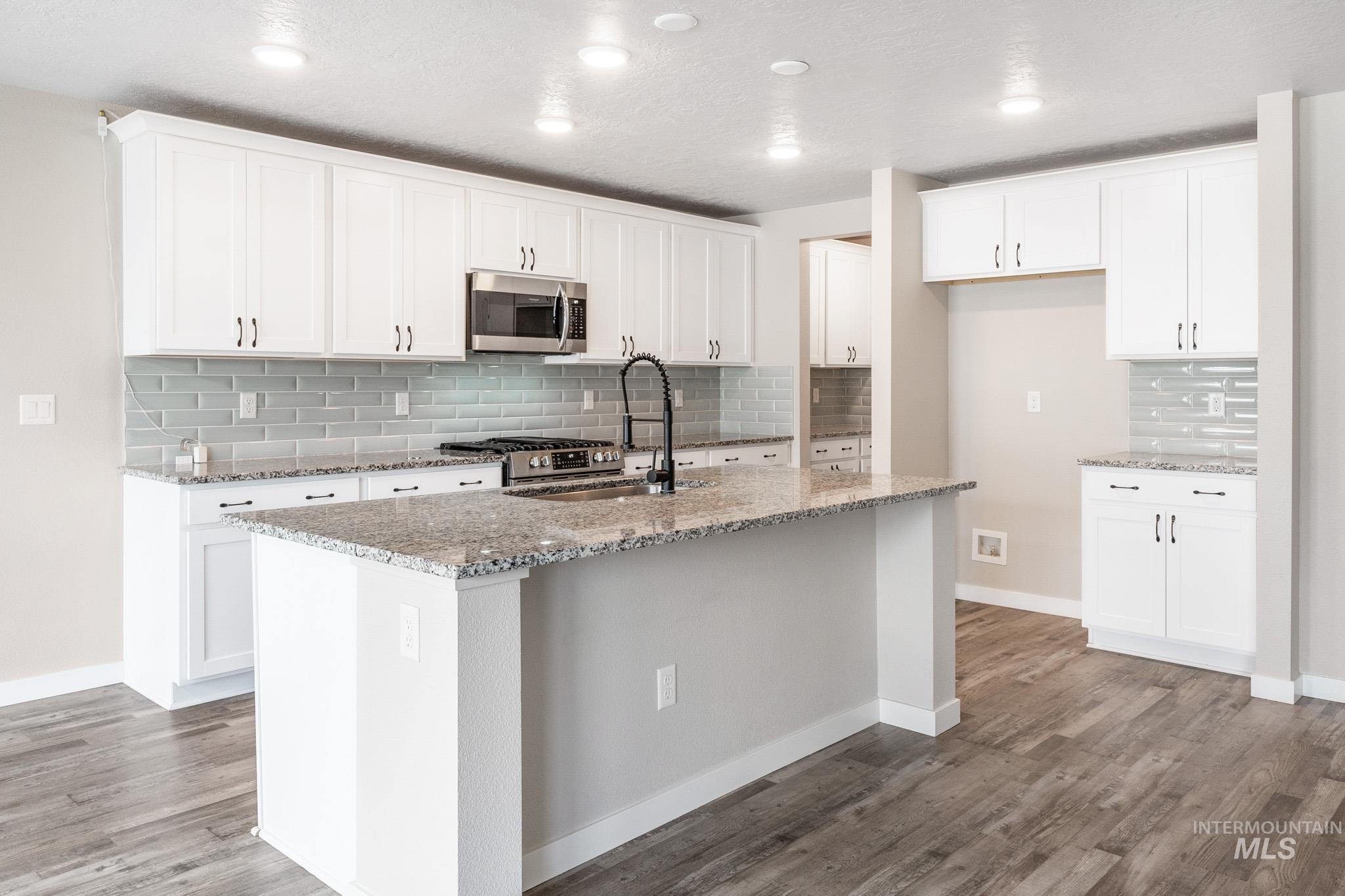 3990 E Hawk Ridge Dr.