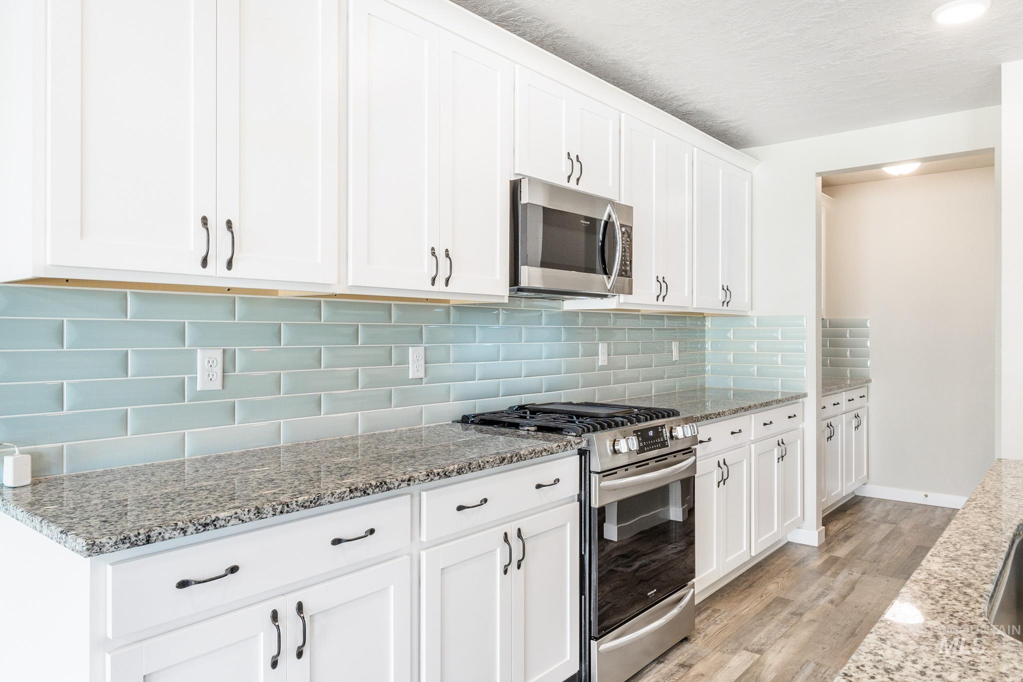 3990 E Hawk Ridge Dr.