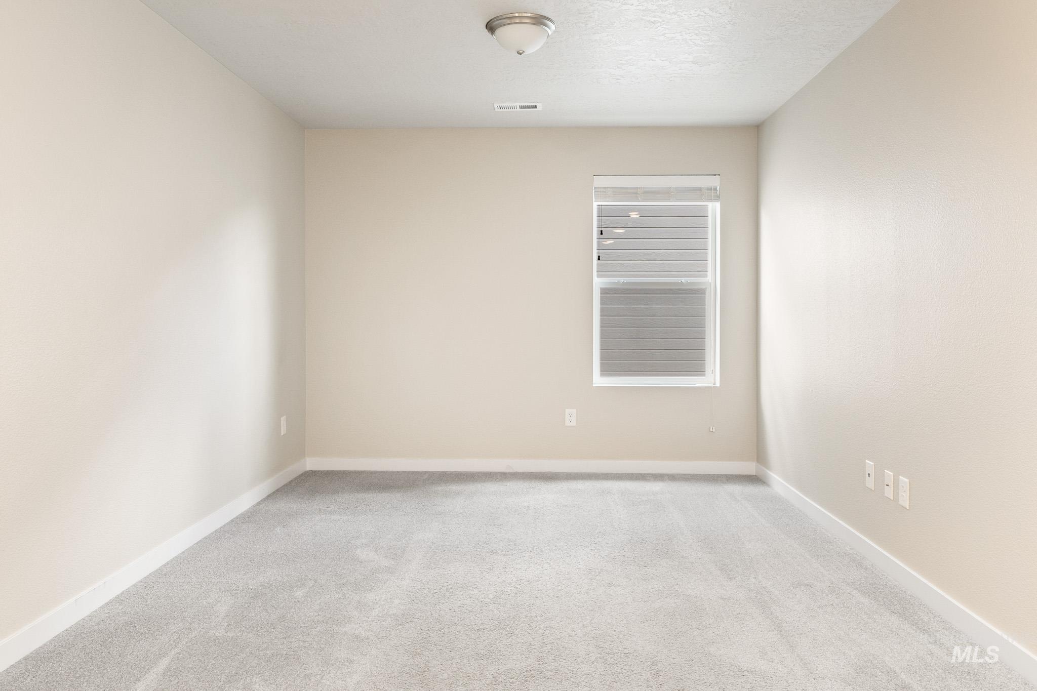 3990 E Hawk Ridge Dr.