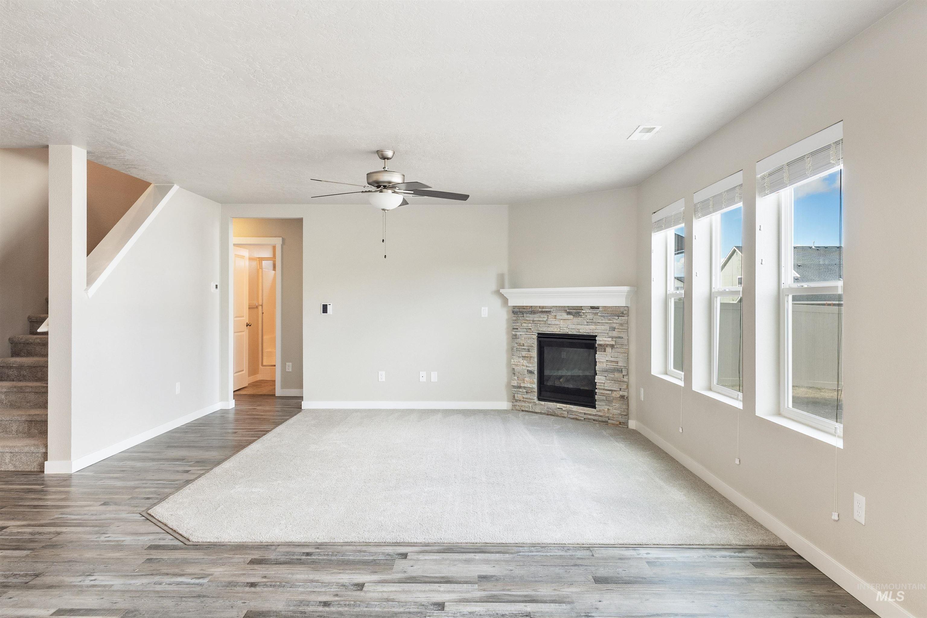 3990 E Hawk Ridge Dr.