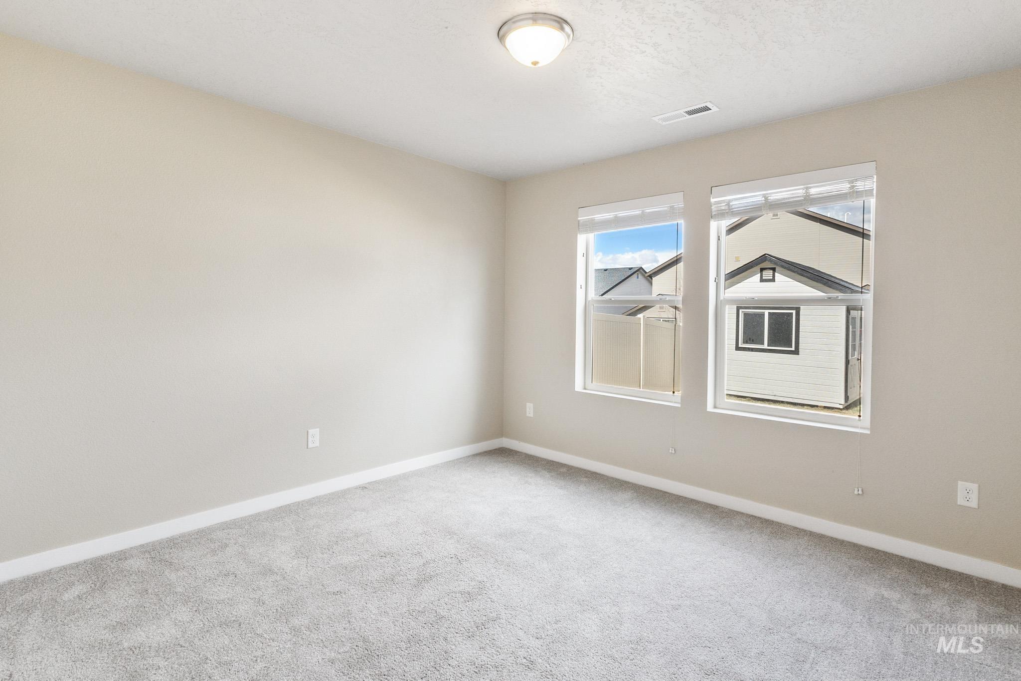 3990 E Hawk Ridge Dr.