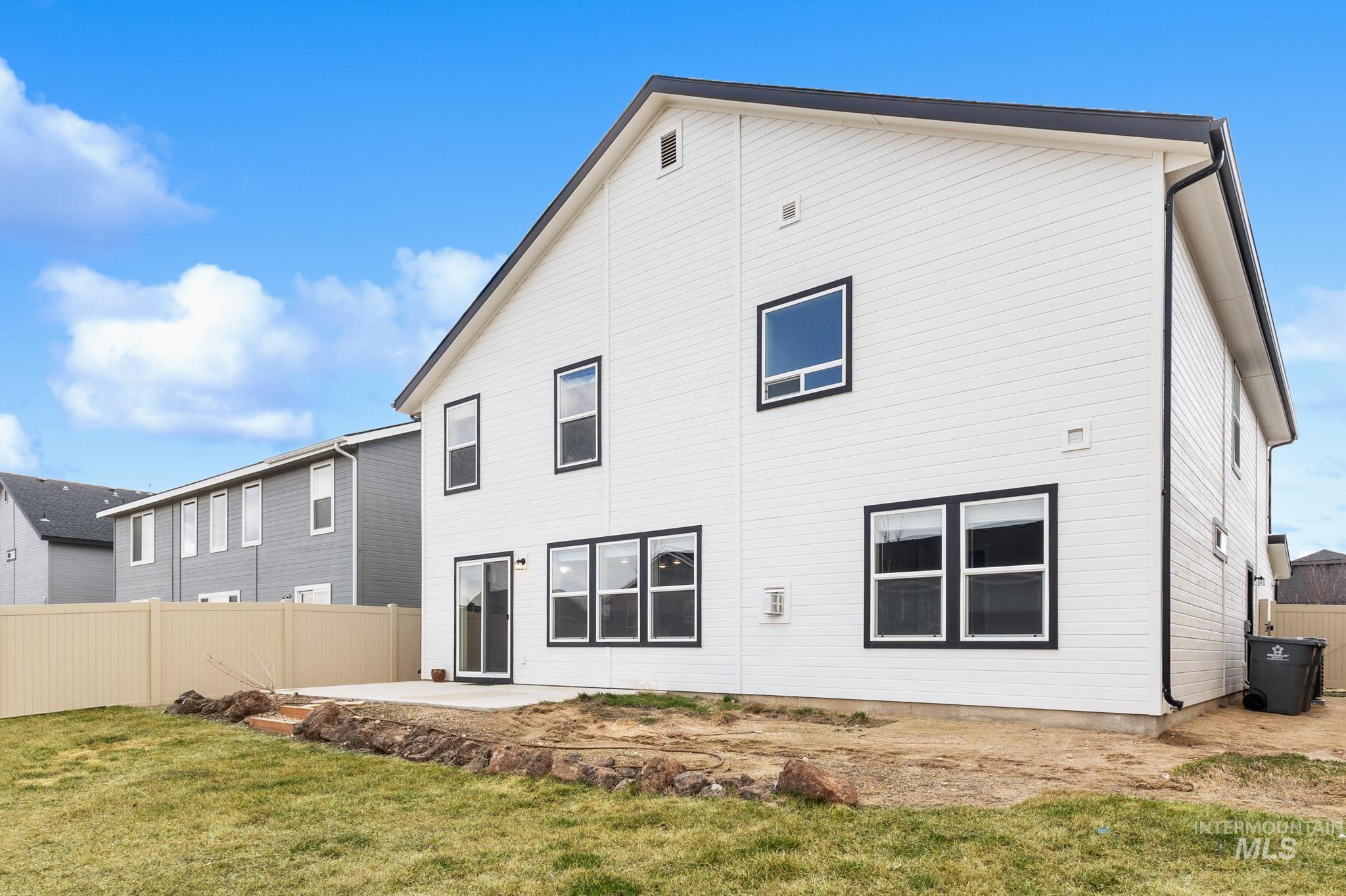 3990 E Hawk Ridge Dr.