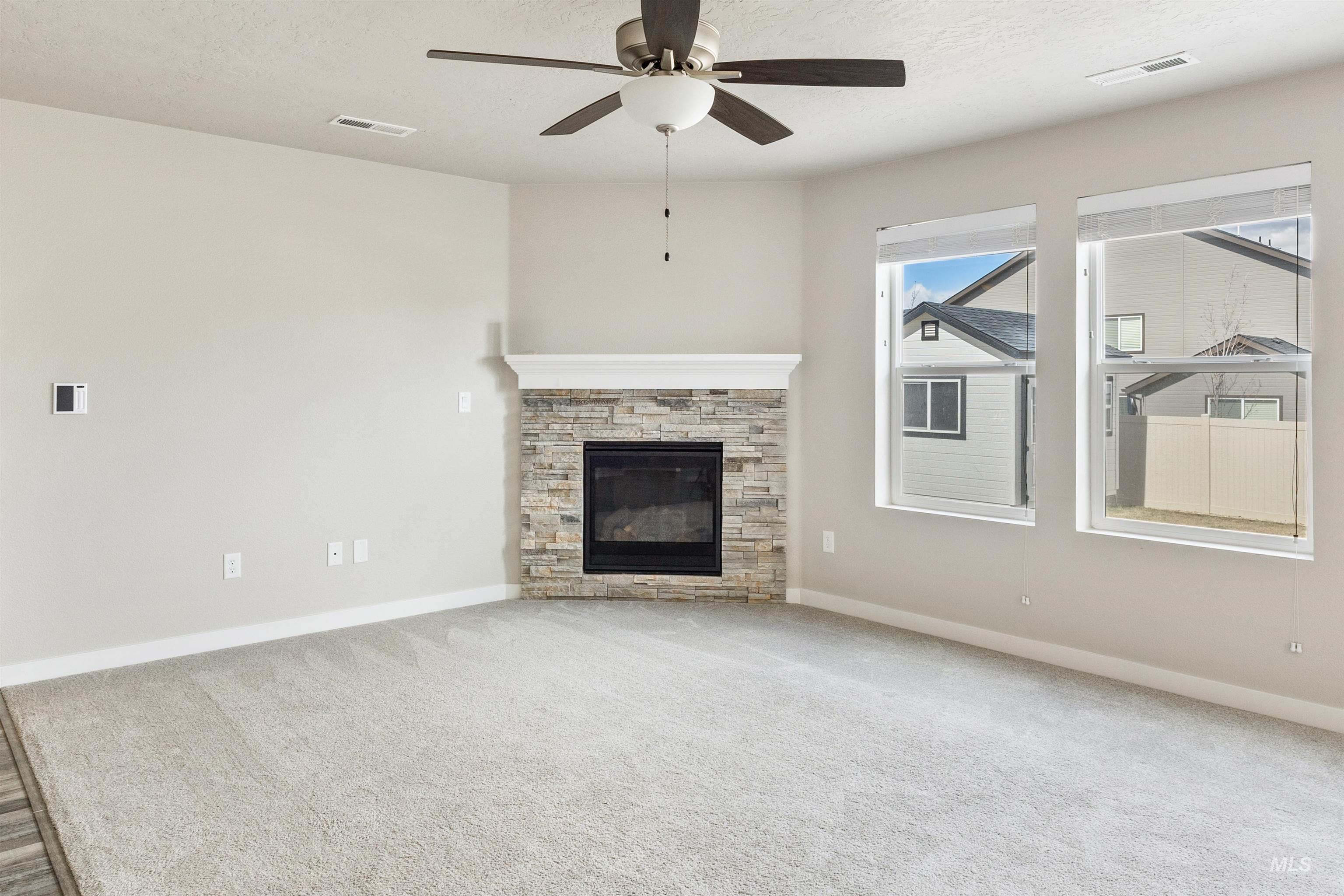 3990 E Hawk Ridge Dr.