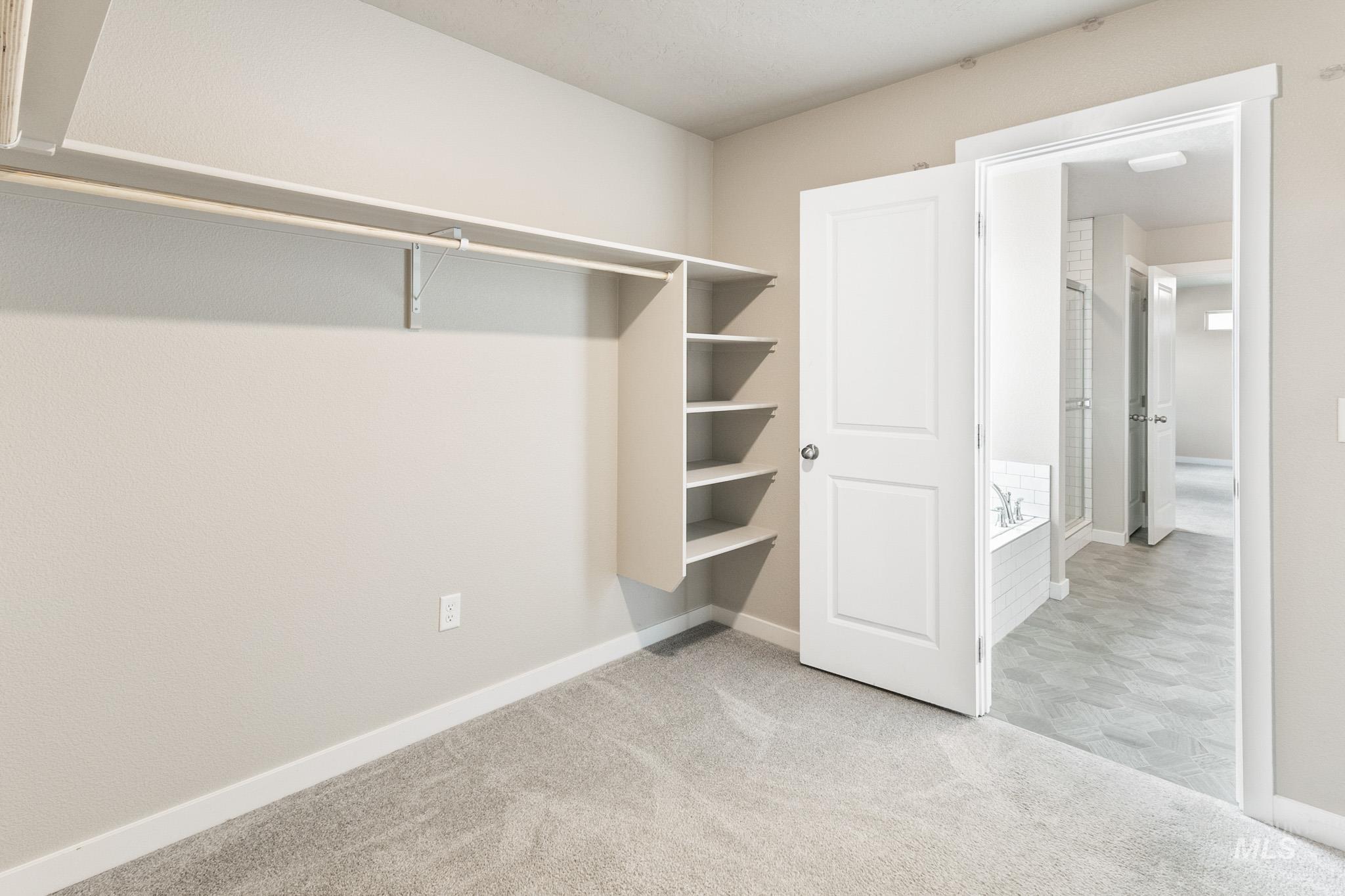 3990 E Hawk Ridge Dr.