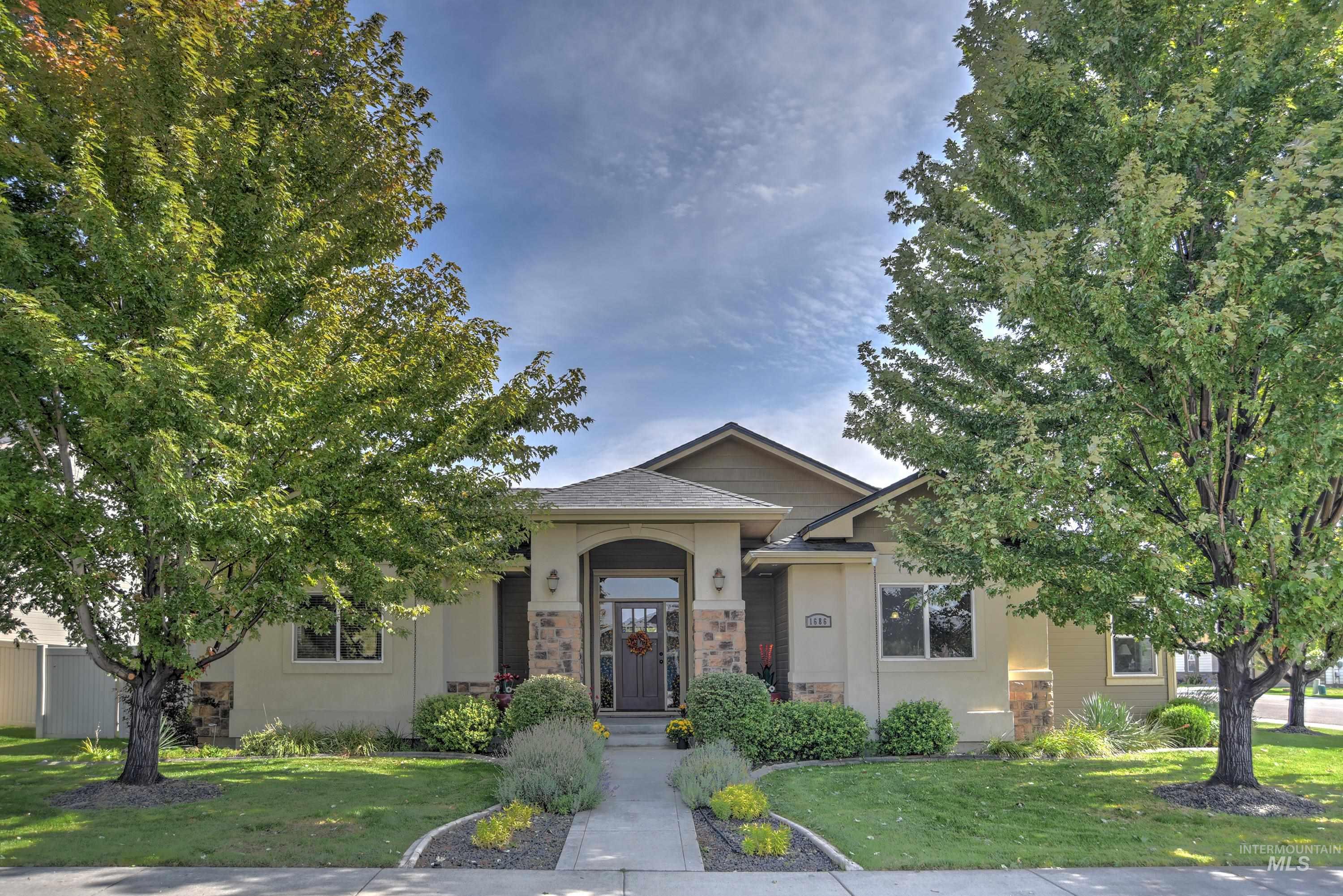 1686 N Ok Corral Way
