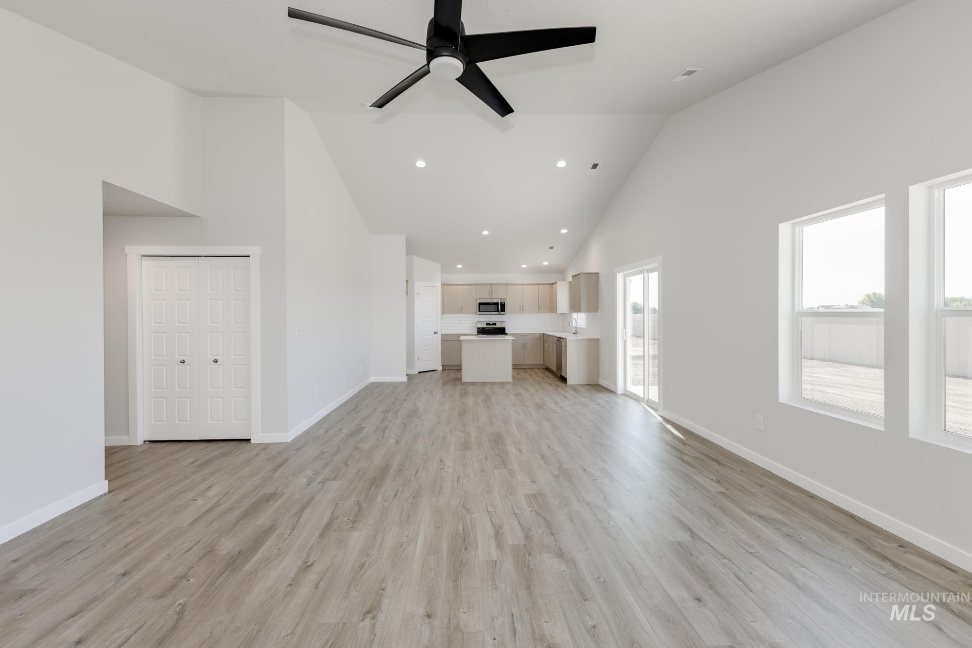 5273 E Burnte Peak St